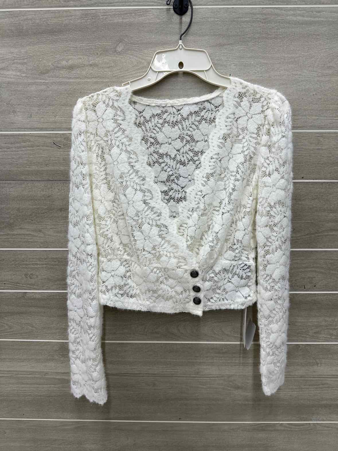Size L/XL Cream Junior Sweater