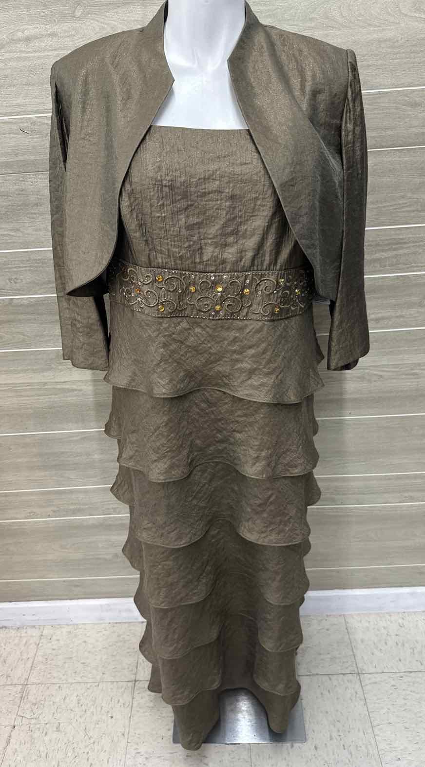 Size 20W Gold Plus Gown/Evening Wear