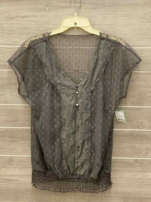 Maurices Gray Junior Size L Shirt