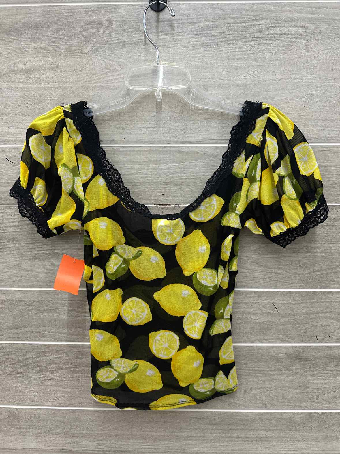 Kimchi Blue Size S Yellow Junior Shirt