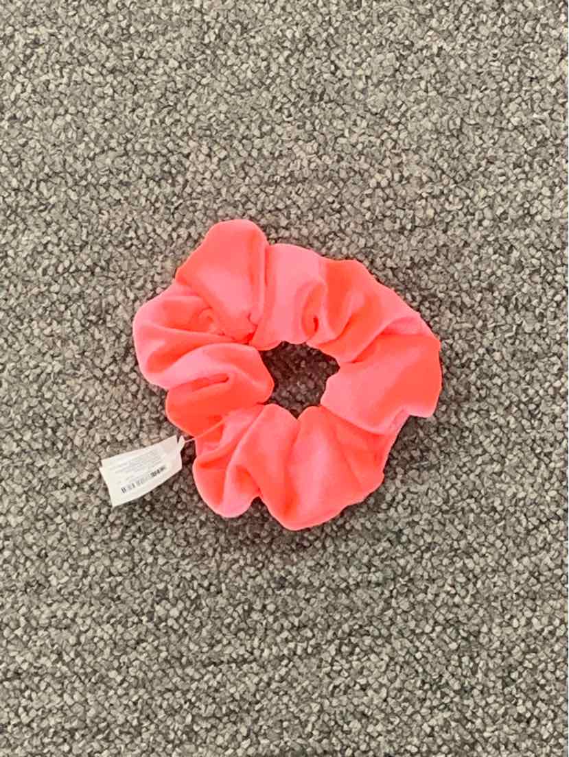 claire's Scrunchie/Hairtie