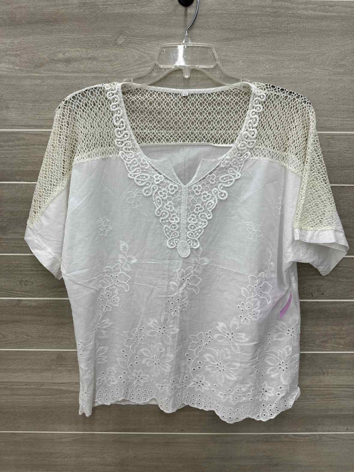 Cream Womens Size 16/18 Shirt