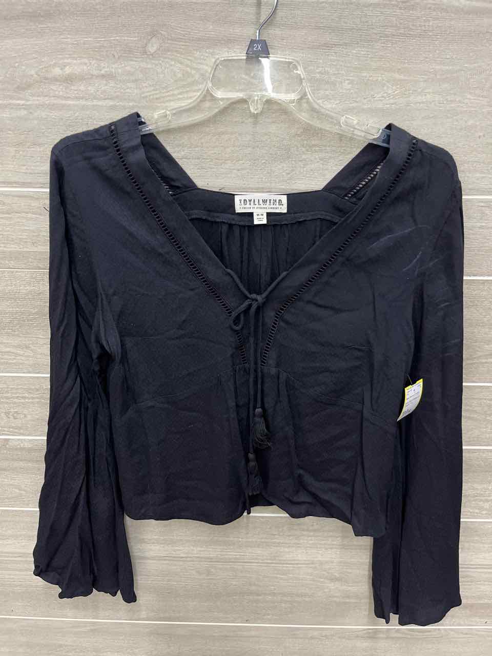 Size M Black Womens Shirt