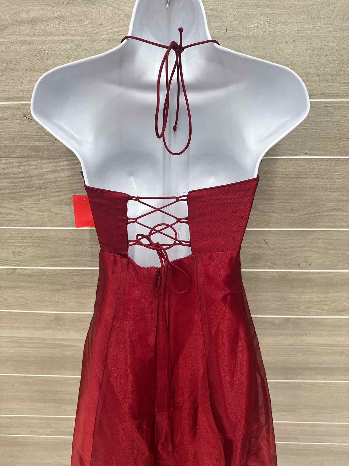 ZumZum Size 2 Burgundy Womens Gown/Evening Wear
