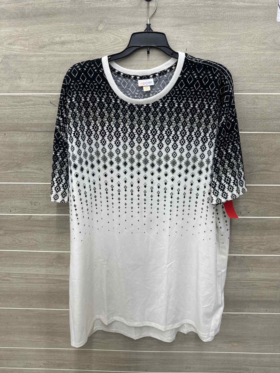 Lularoe Size 3X White Plus Shirt