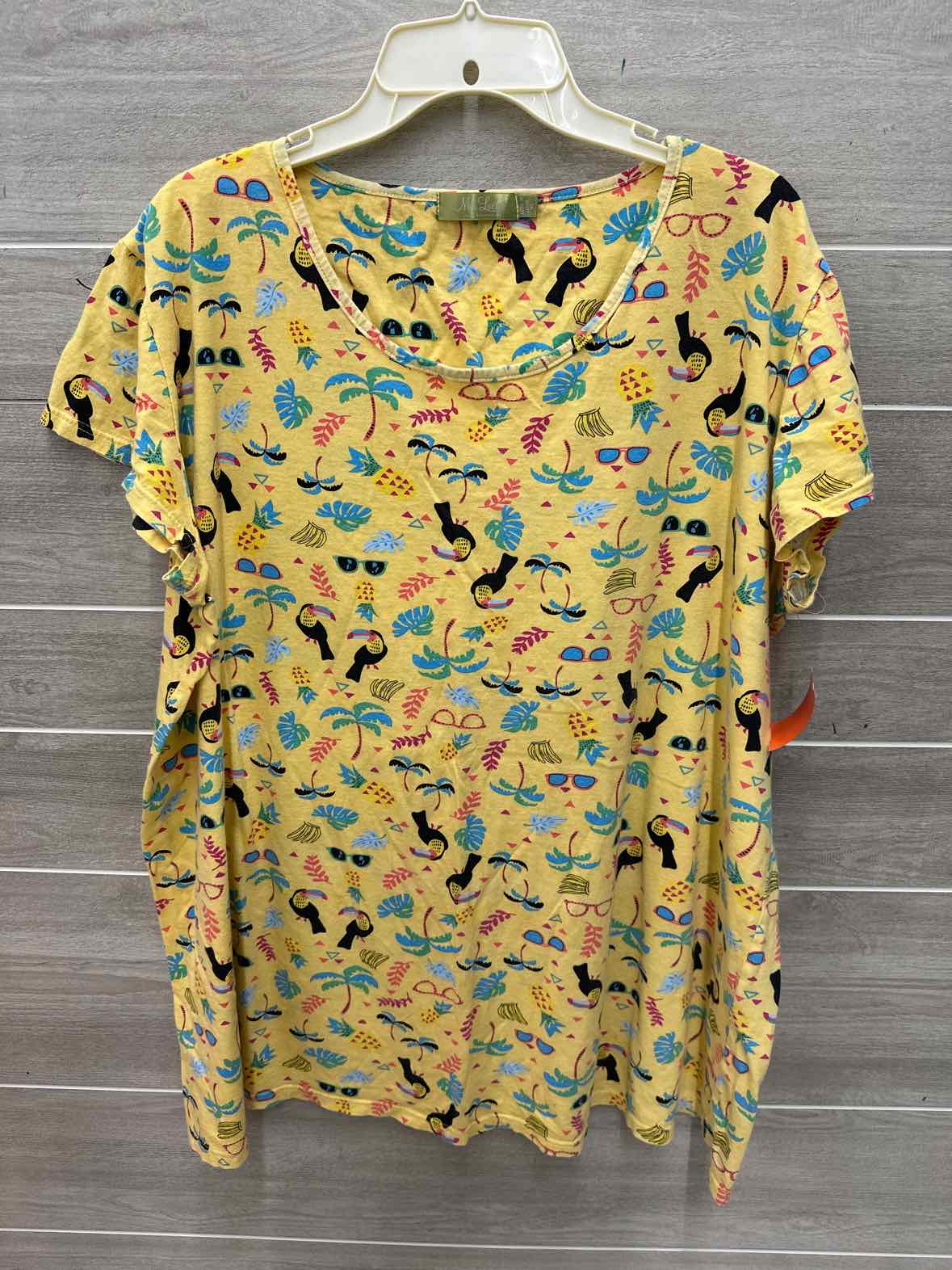 Size 16/18 Yellow Plus Shirt