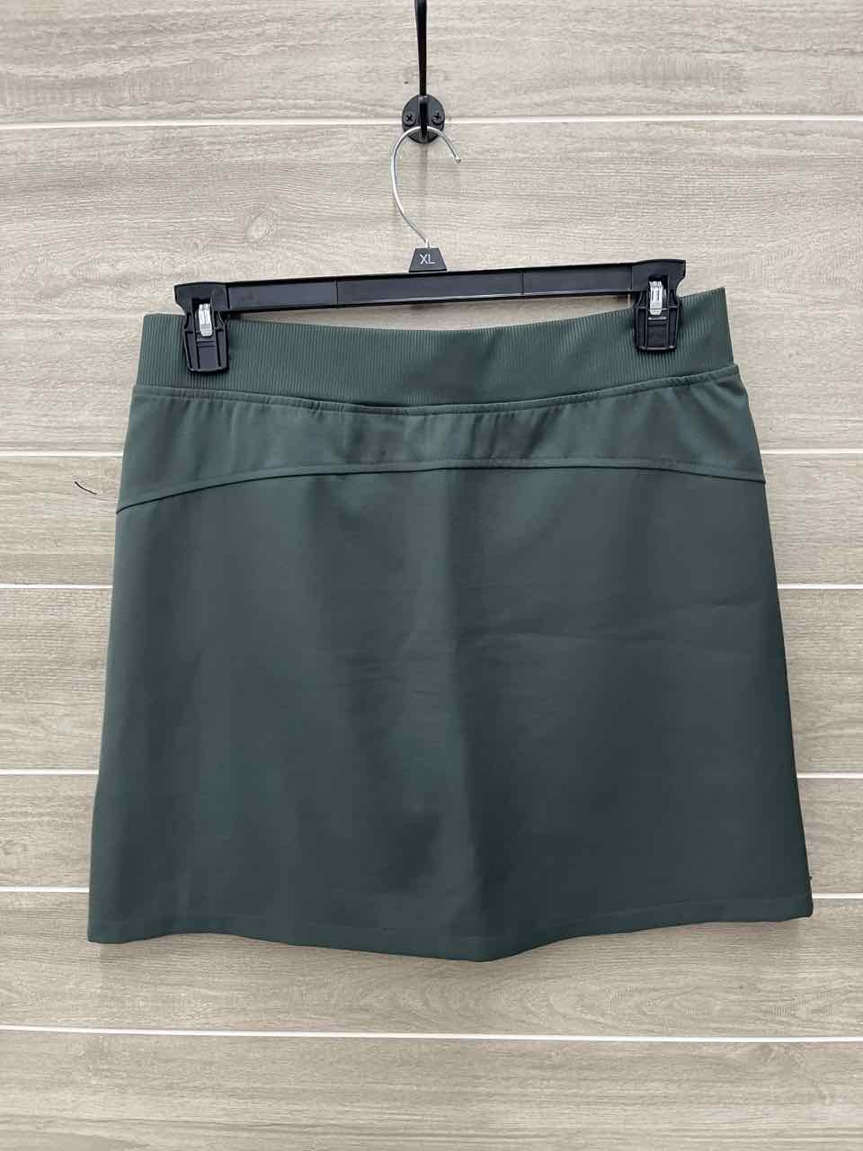 32 Degrees Size M Green Womens Skirt