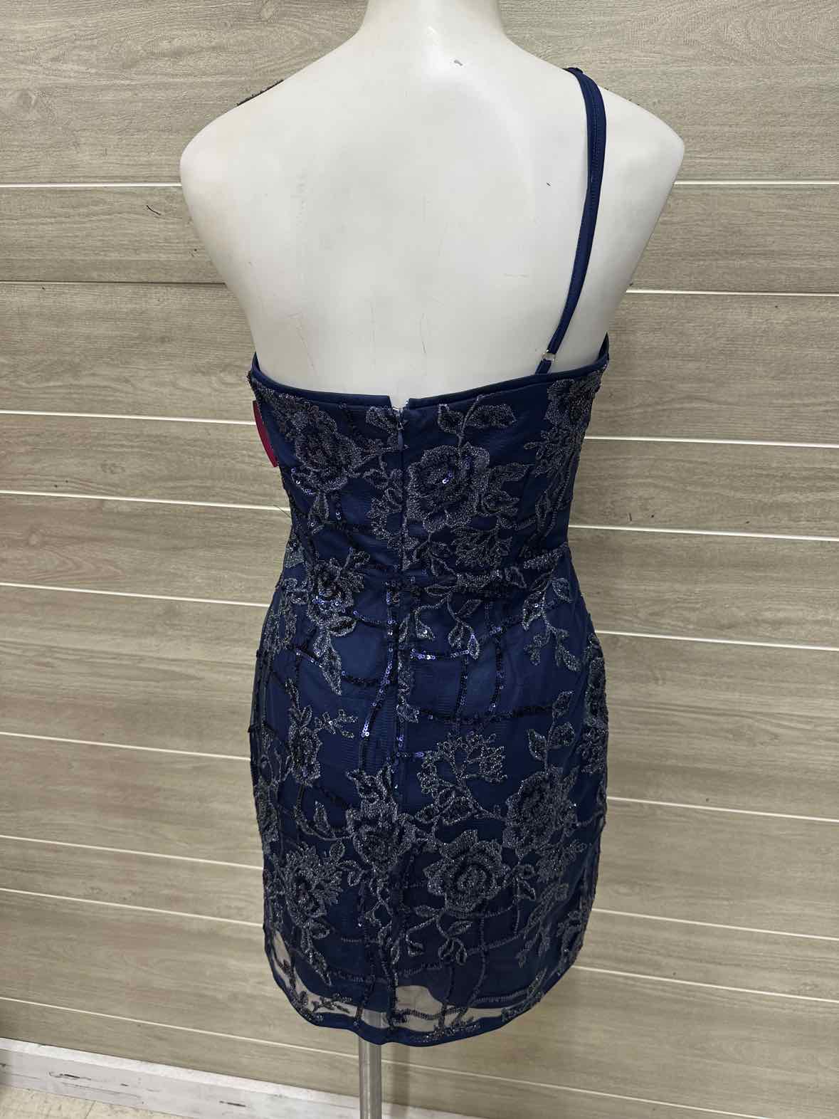 LULU'S Size 6 Blue Womens Dress