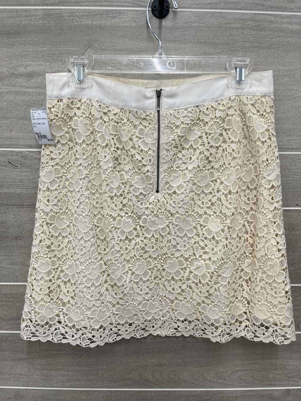 LOFT Size 6 Cream Womens Skirt