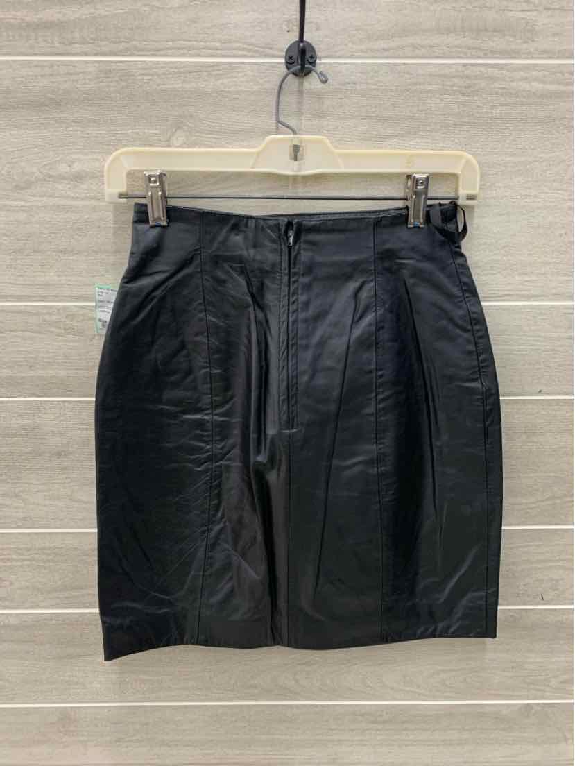 Black Womens Size 2/4 Skirt