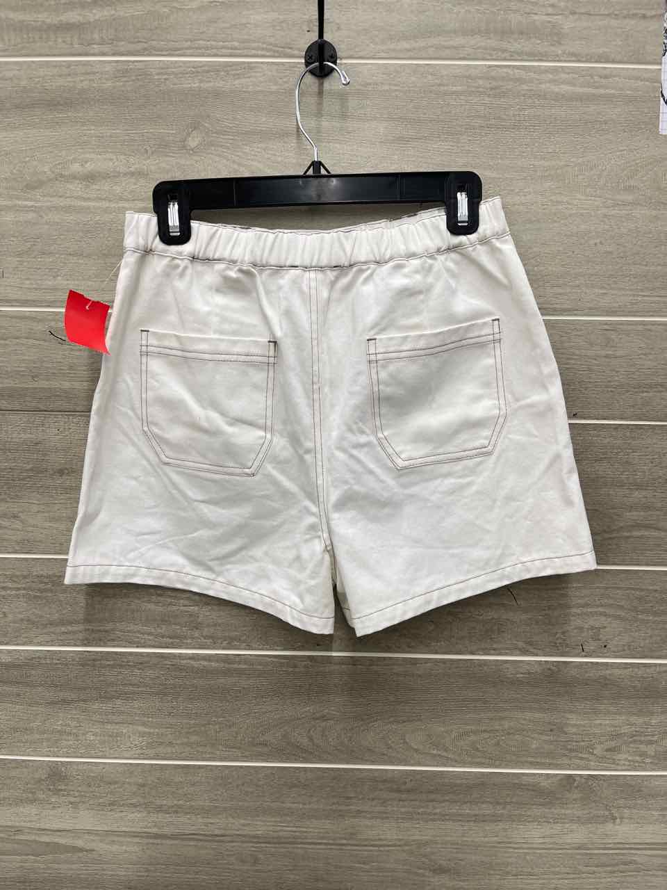Size 6 White Womens Shorts