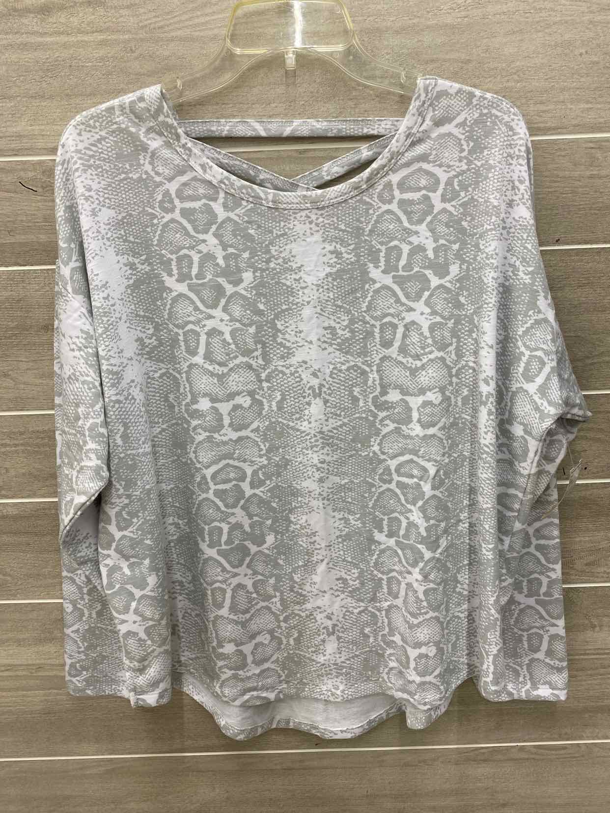 MTA Sport Gray Womens Size 1X Shirt