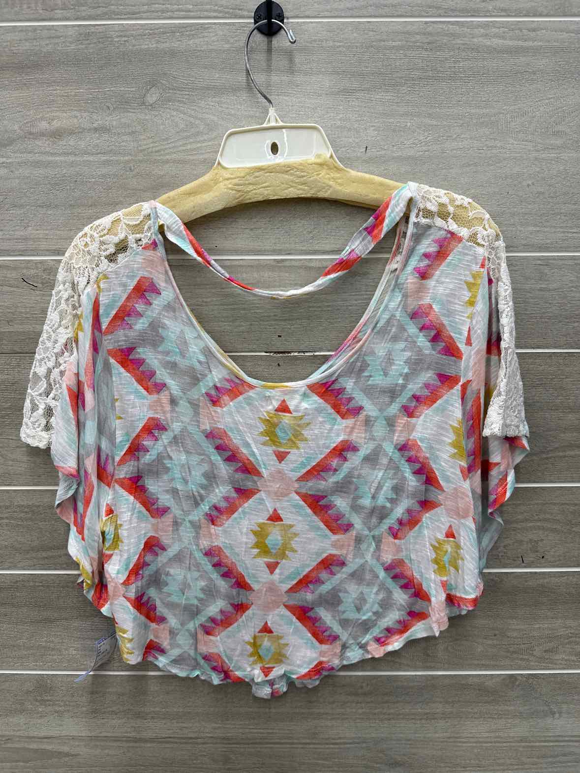 Kirra Size M Pink Junior Shirt