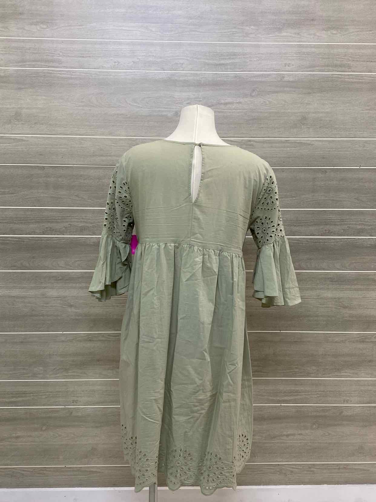 Green Womens Size 8 Dress