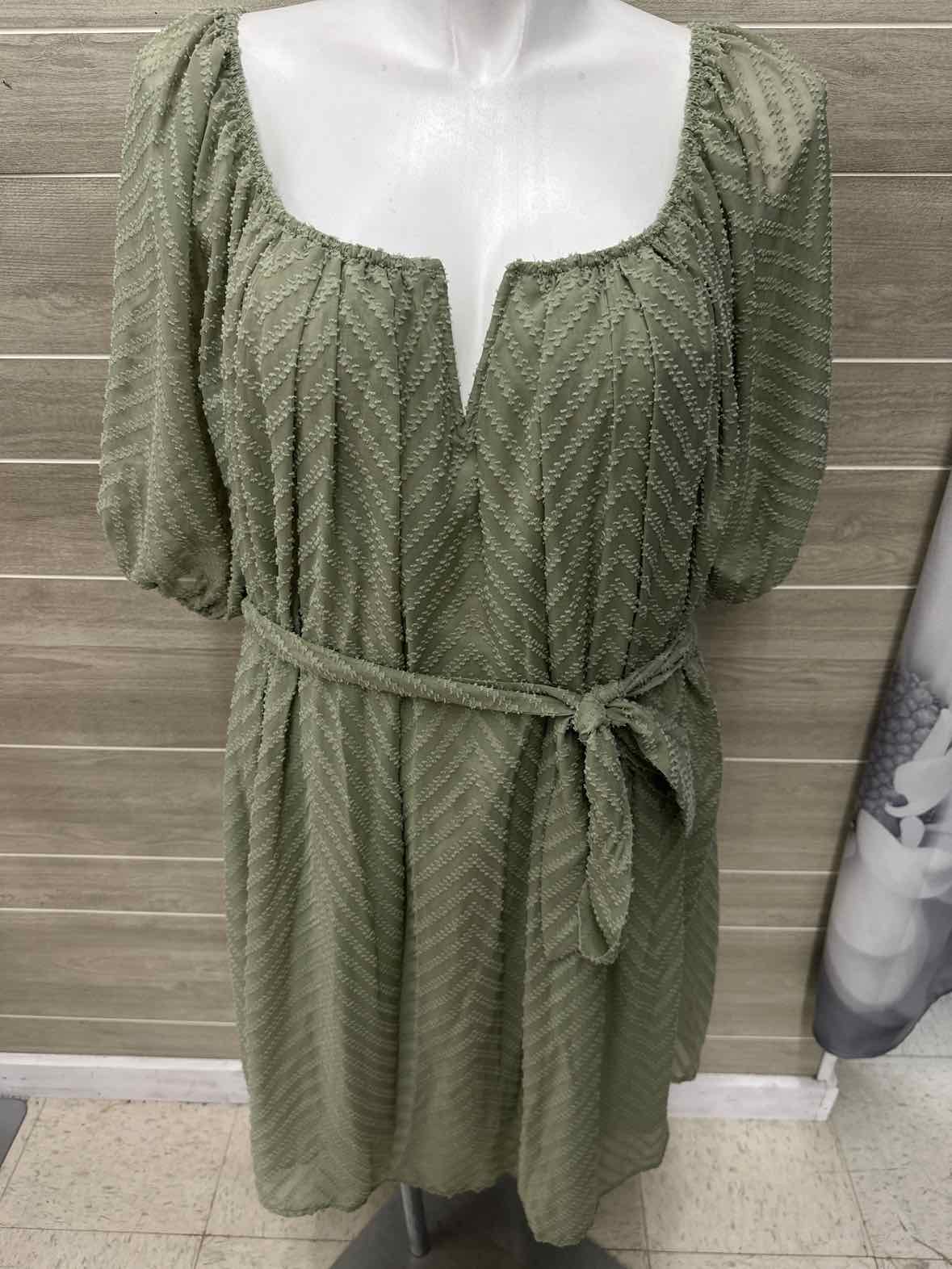 BloomChic Size 22/24 Green Plus Dress
