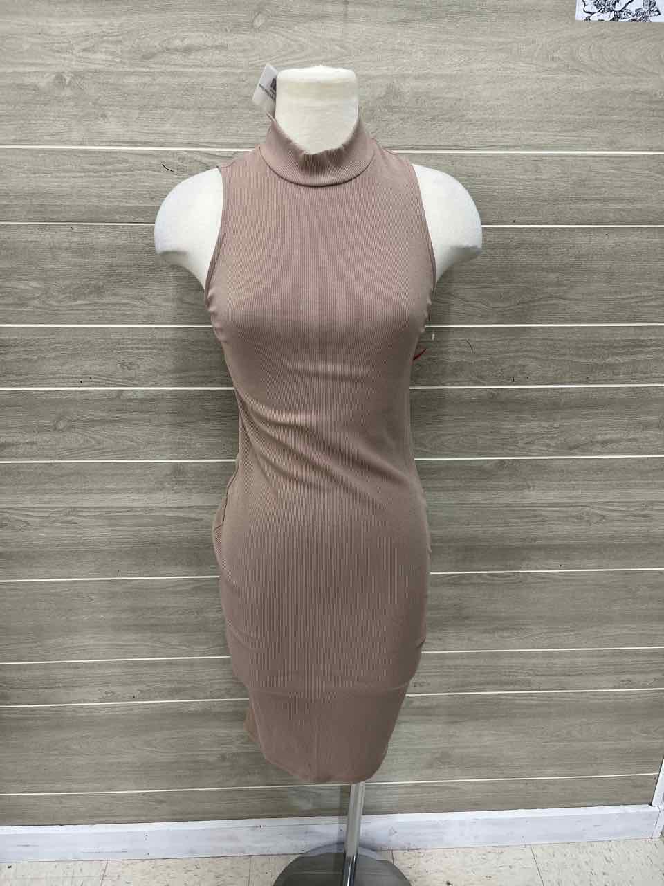 Cherish Size 4 Tan Womens Dress