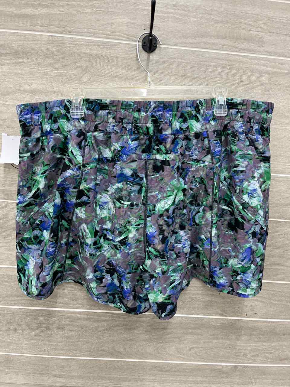 Lululemon Green Womens Women Size 20 Shorts