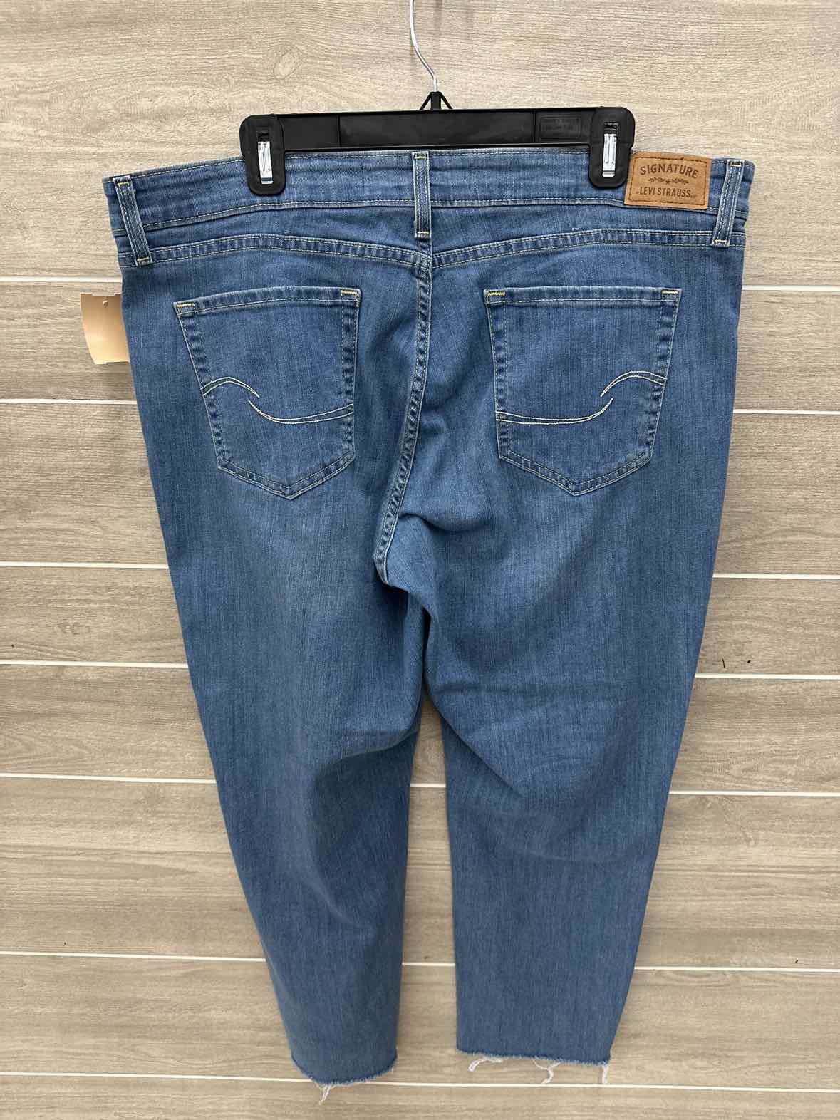 Levis Signature Blue Womens Size 18 Jeans
