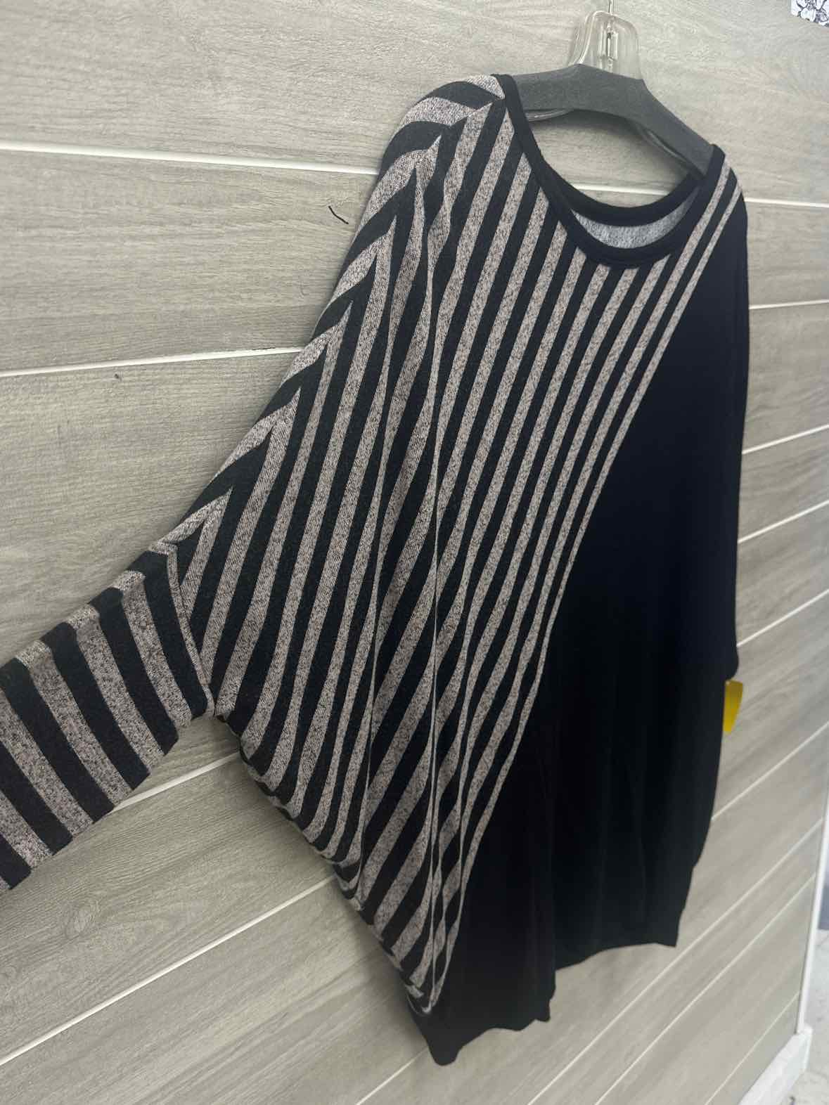 Maurices Black Womens Women Size M/L Shirt