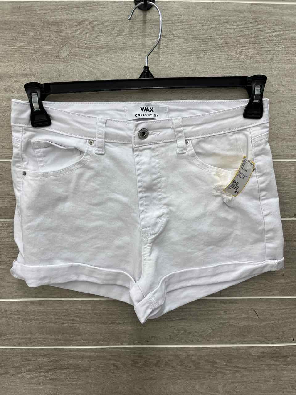 WAX White Womens Size 7/8 Shorts