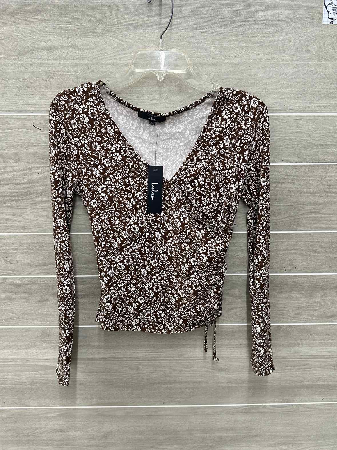 LULU'S Size M Brown Junior Shirt