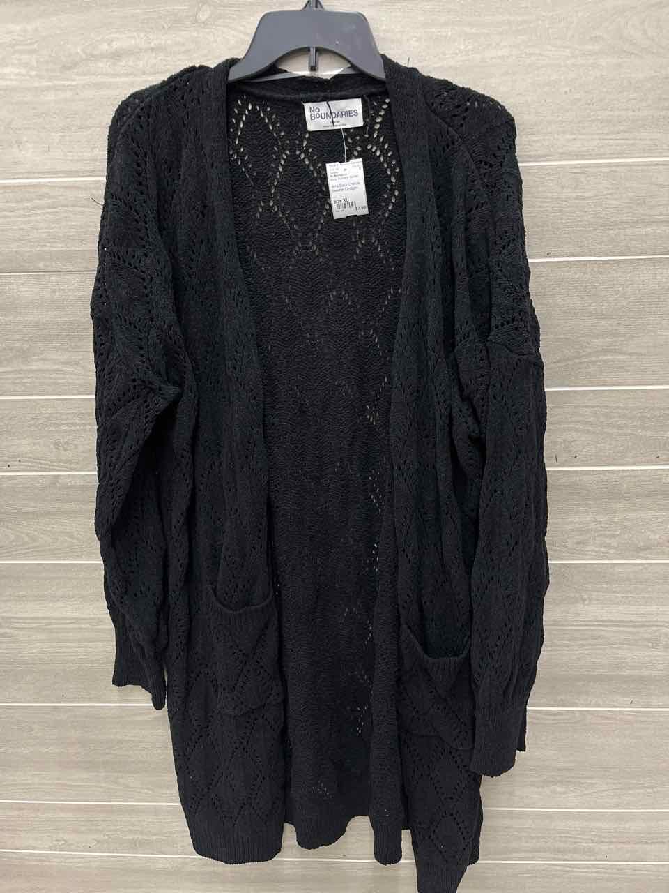 No Boundaries Size XL Black Womens Sweater