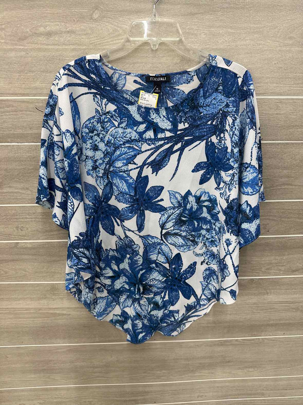 Roz & Ali Blue Womens Size M Shirt