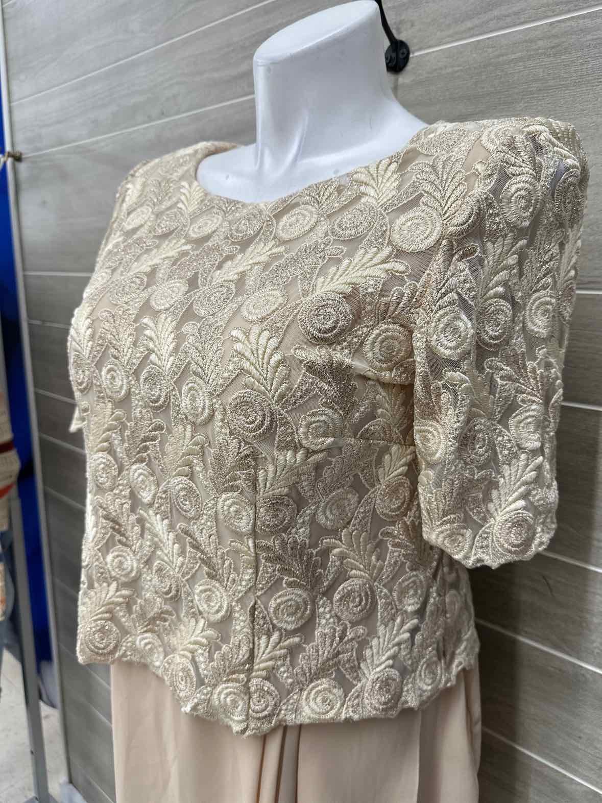 Size 20W Gold Plus Gown/Evening Wear