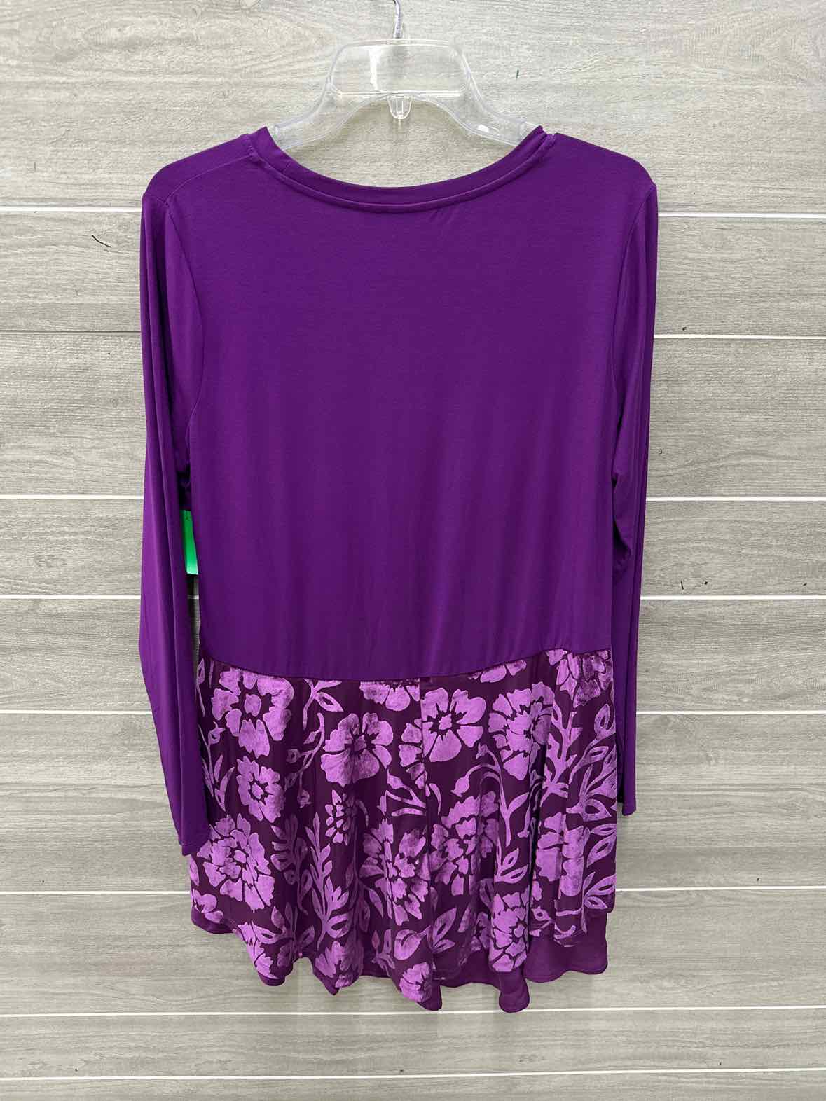 LOGO Size M/L Purple Womens Shirt