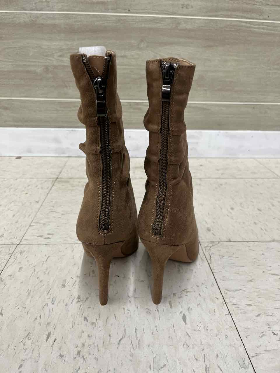 Journee US Shoe Size 9 Tan Womens Boots