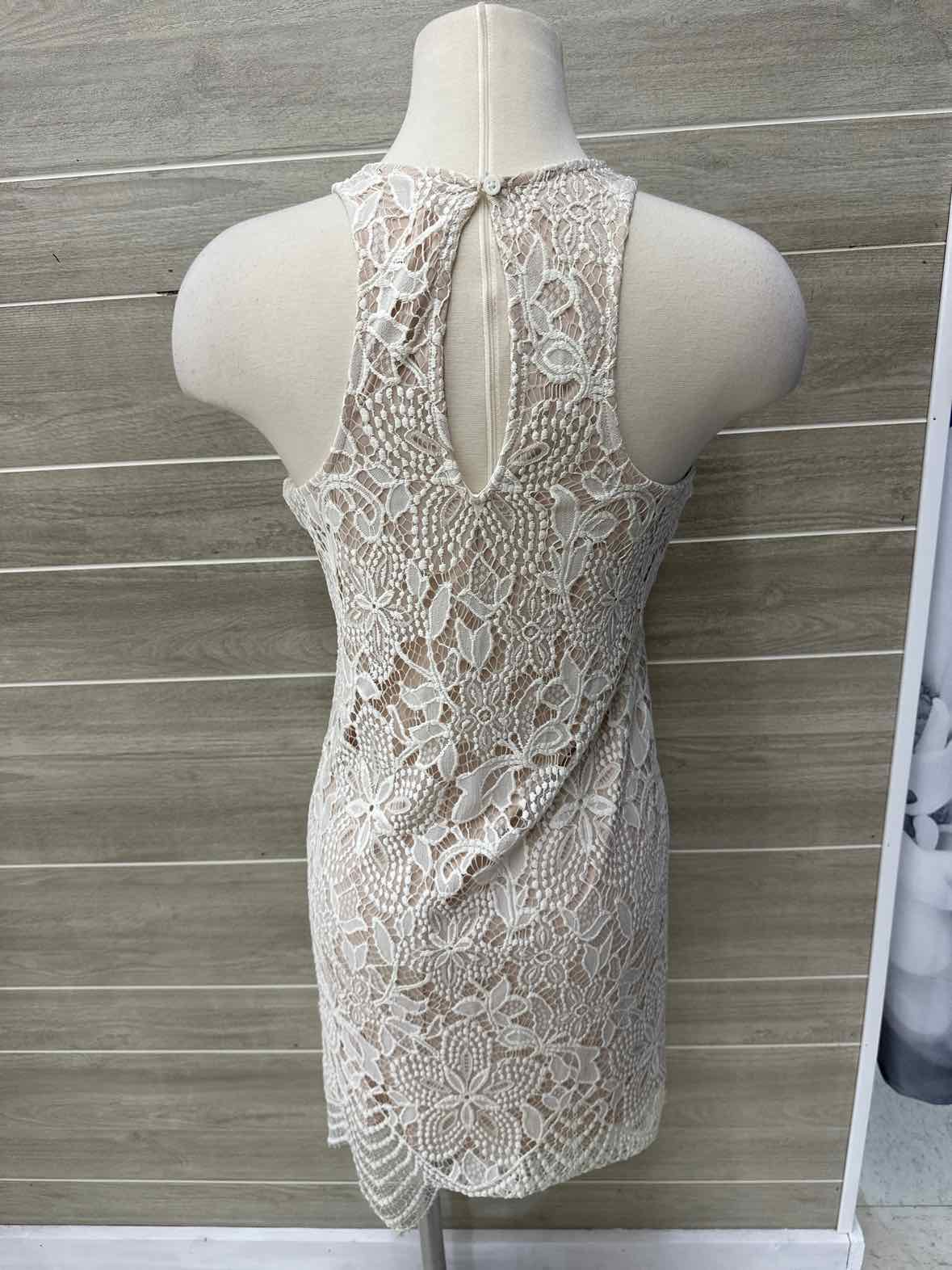 Express Cream Womens Size 6 Dress