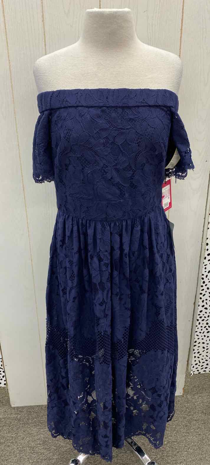 Vince camuto lace fashion dress