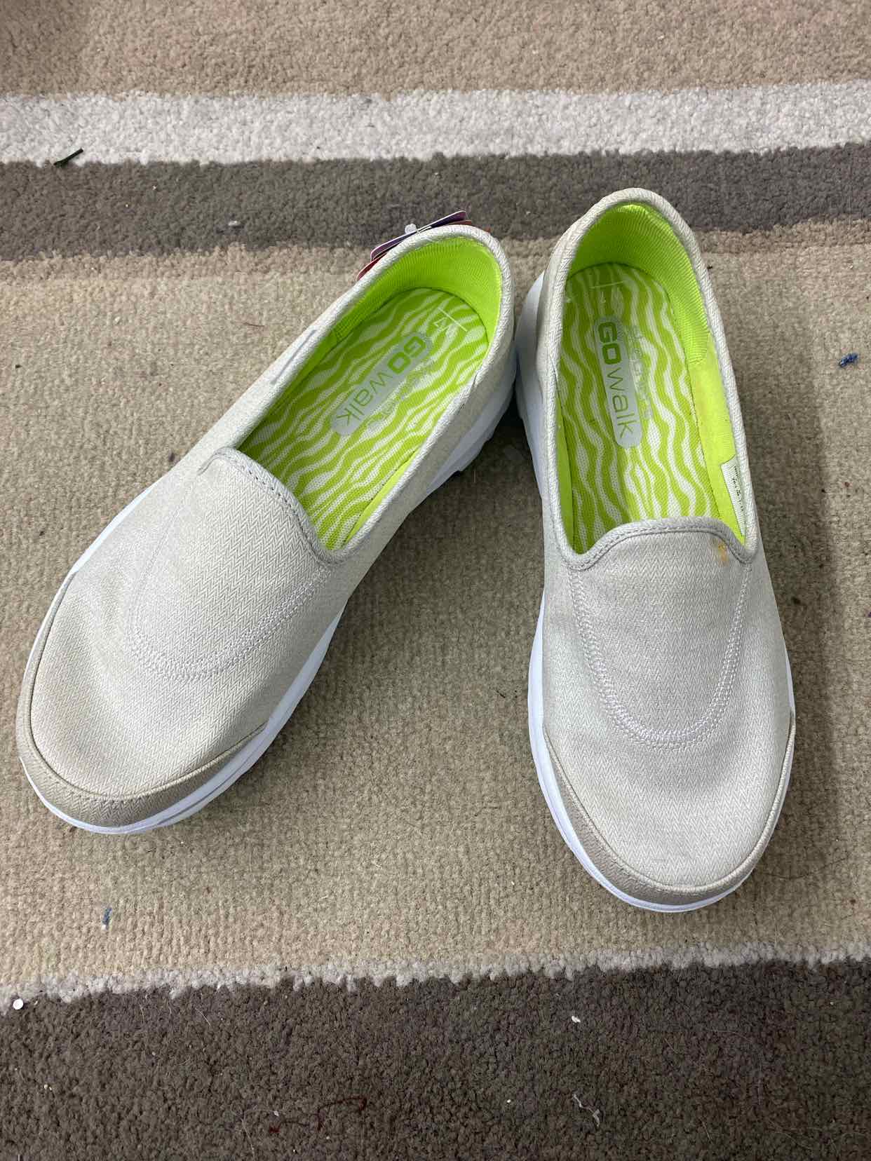 Skechers Tan Womens Size 7 Shoes/Footwear