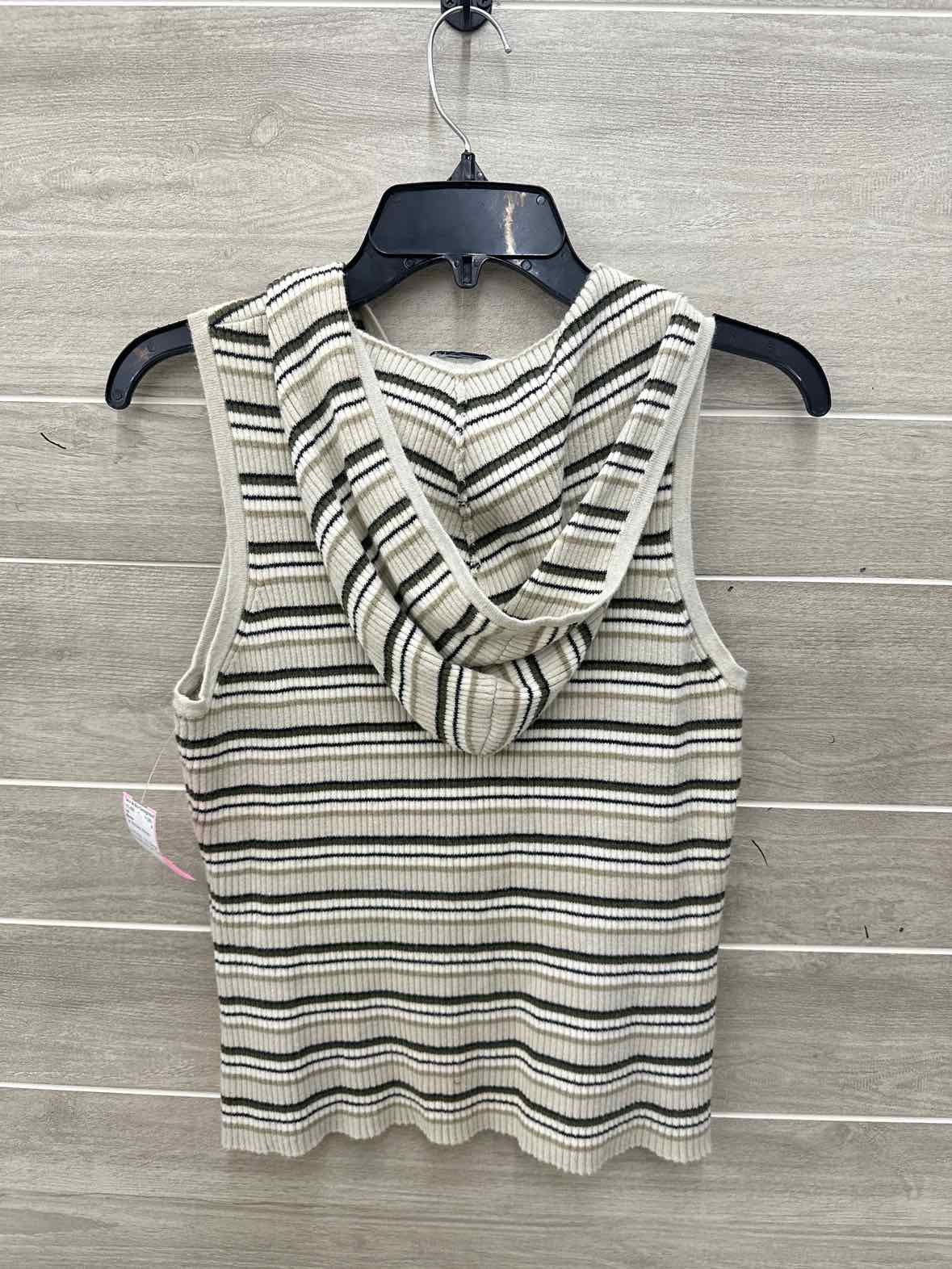 Maurices Size M Tan Womens Vest