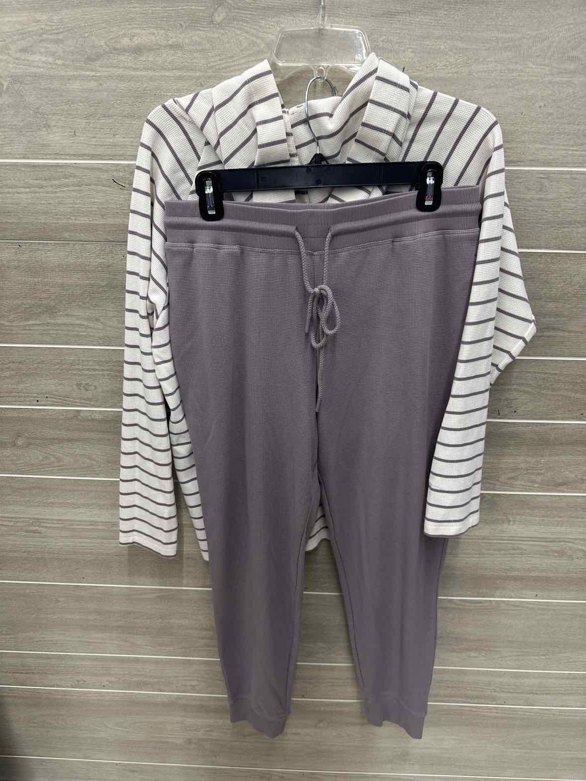 Max & Mia Size M Purple Womens Pant Set