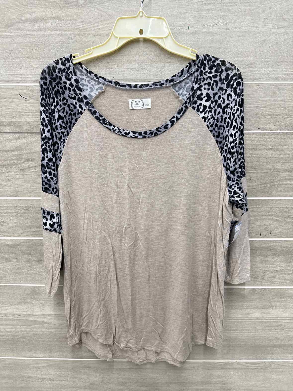 Maurices Size L Tan Womens Shirt