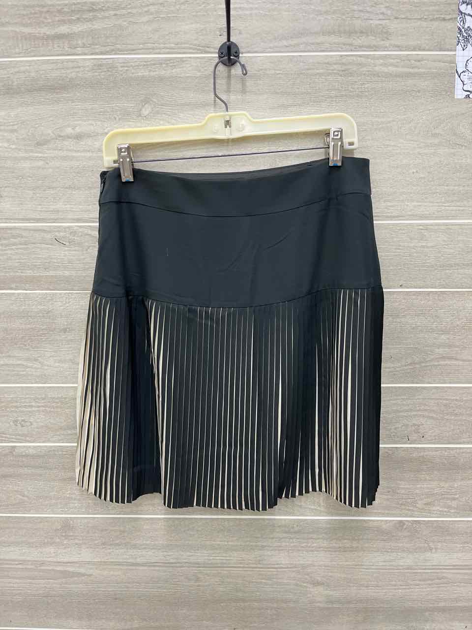 Banana Republic Size 8 Black Womens Skirt