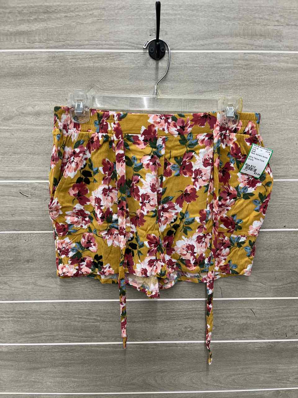 Joe B. Size 8/10 Yellow Womens Shorts