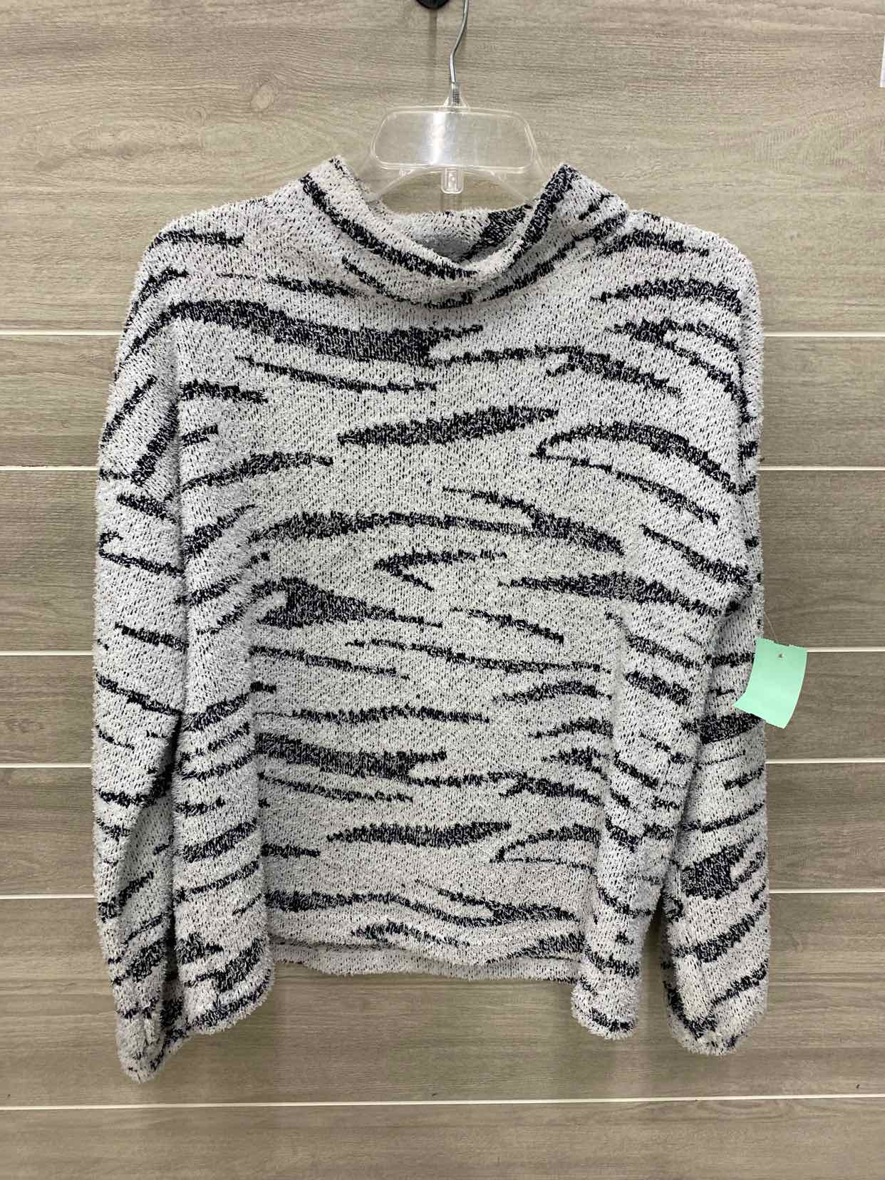 Maurices White Womens Size M Shirt