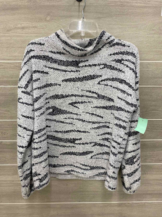 Maurices White Womens Size M Shirt