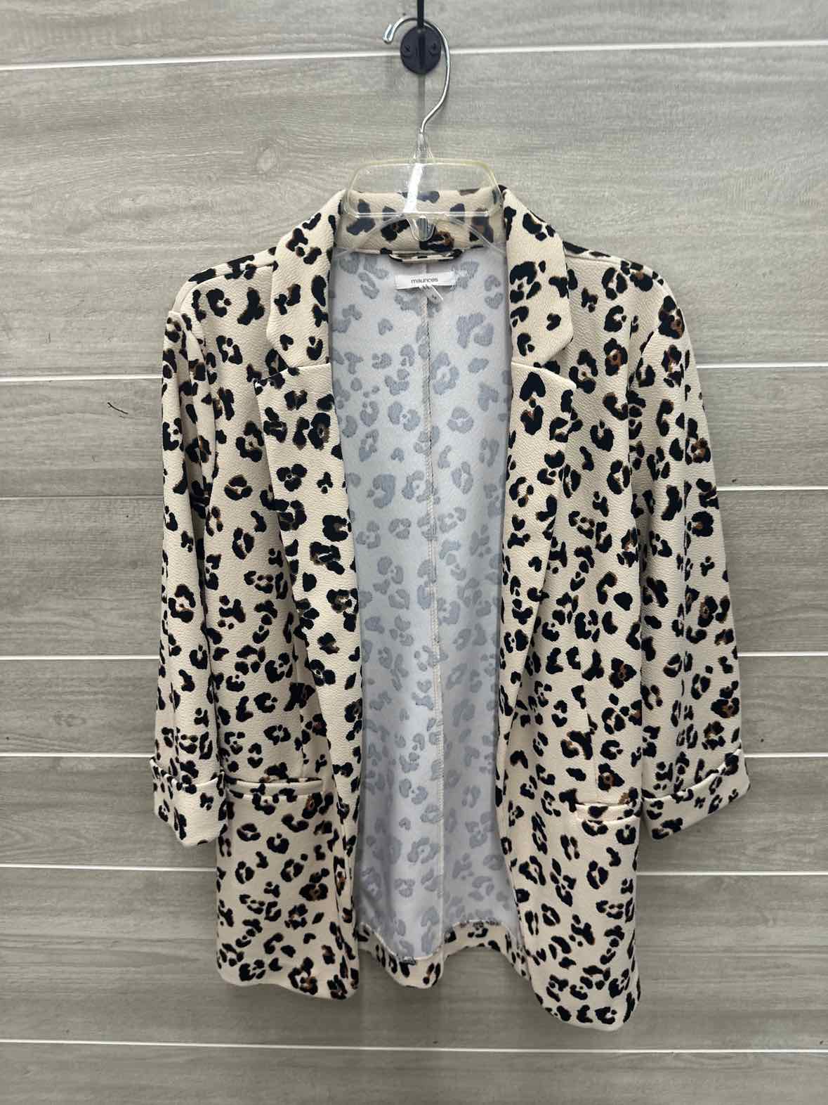 Maurices Size 4/6 Cream Womens Shirt