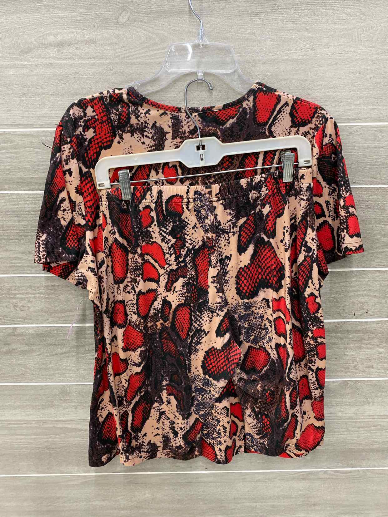Red Womens Size XL Short Set