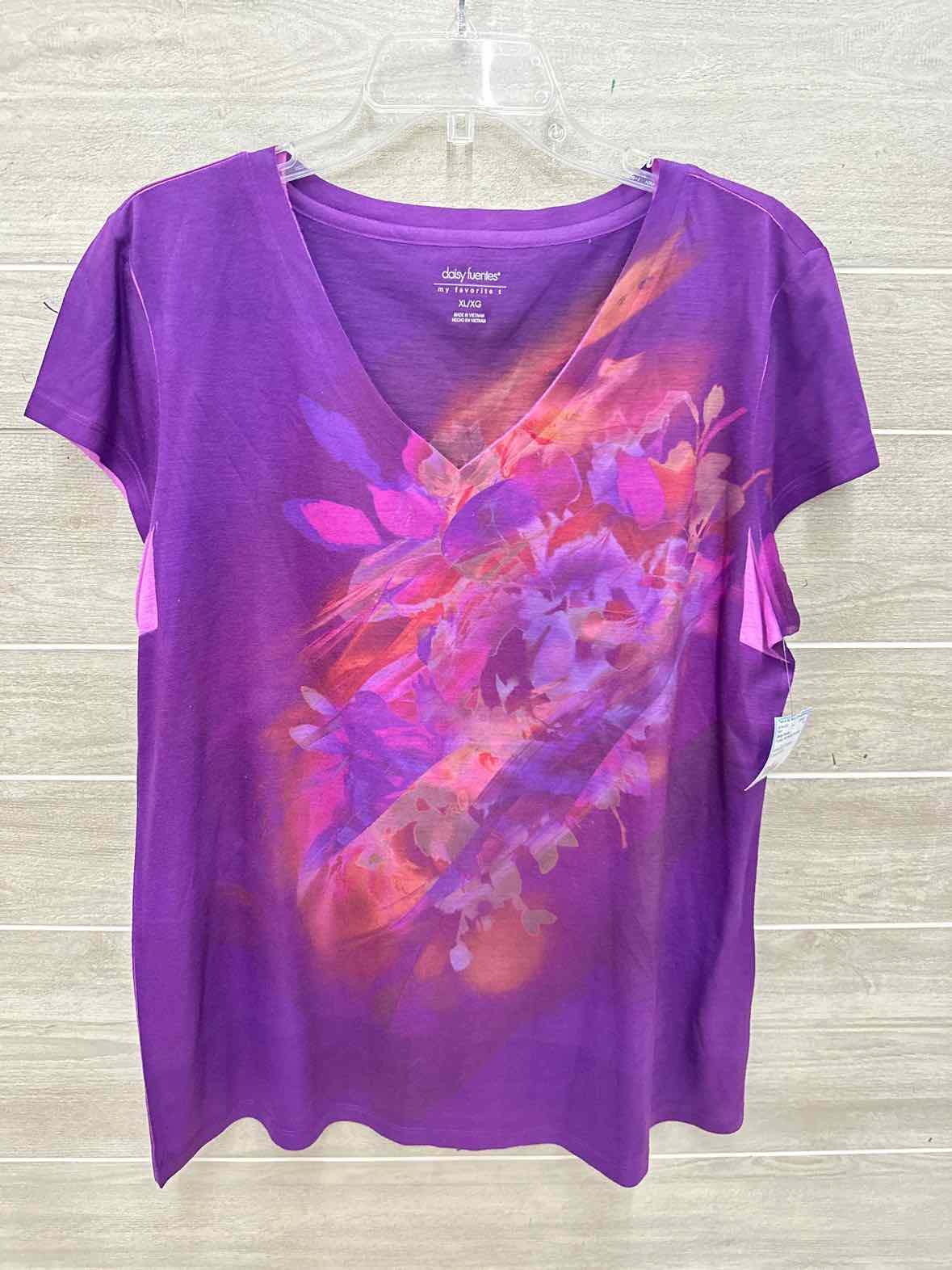 Daisy Fuentes Size XL Purple Womens Shirt