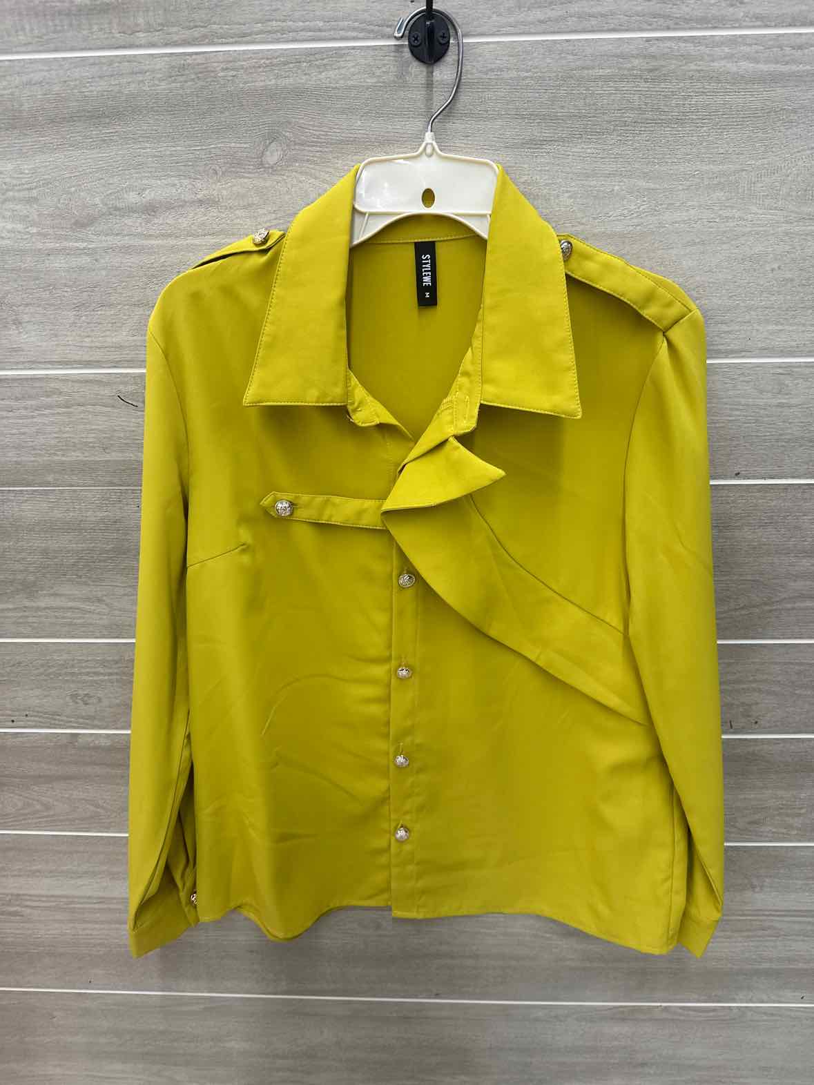 Size M Green Womens Shirt