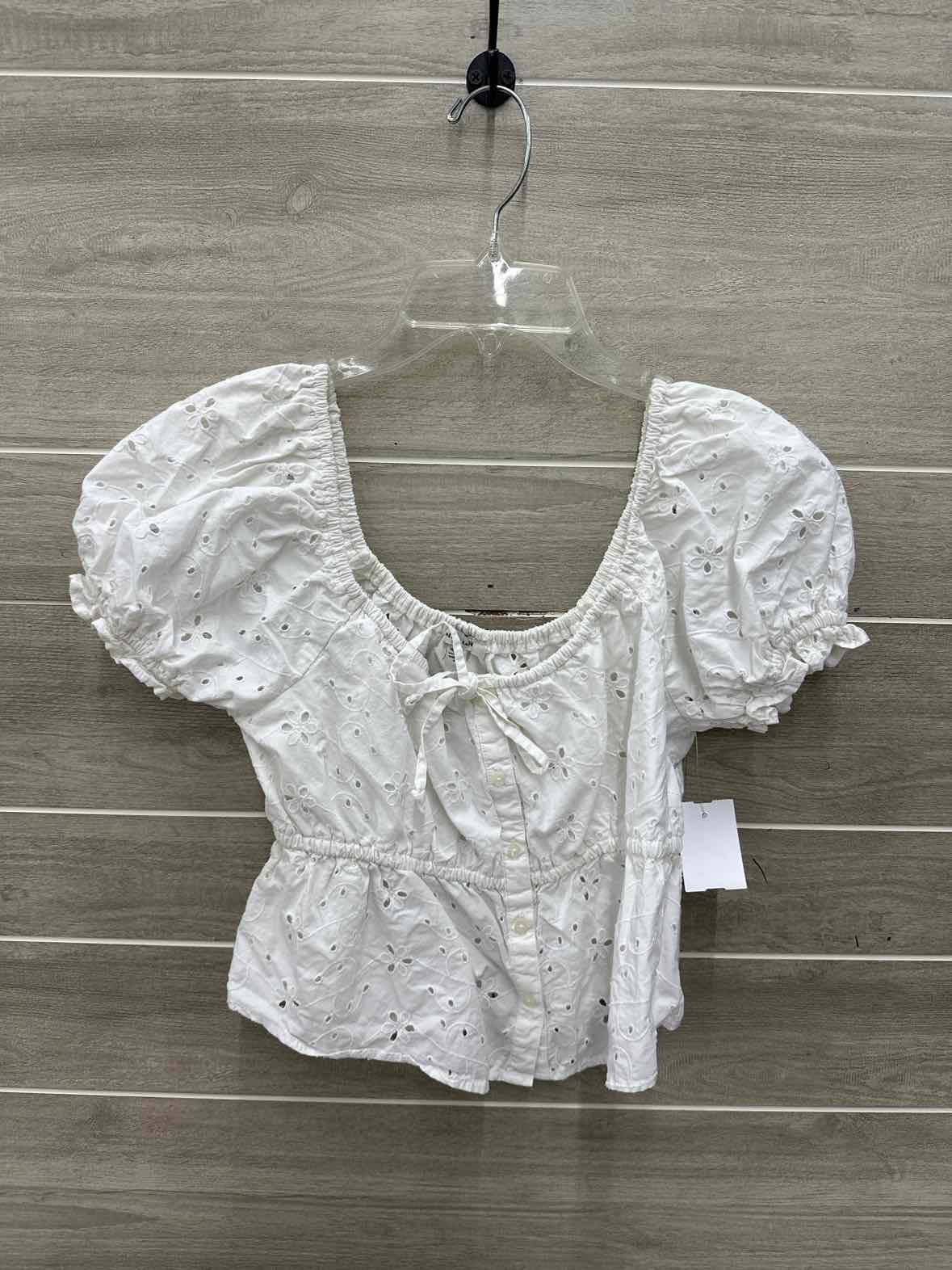 AERIE Size M White Junior Shirt