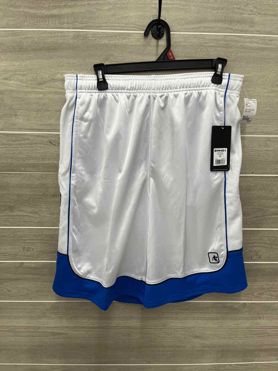 AND1 Size 32 Men Mens Shorts