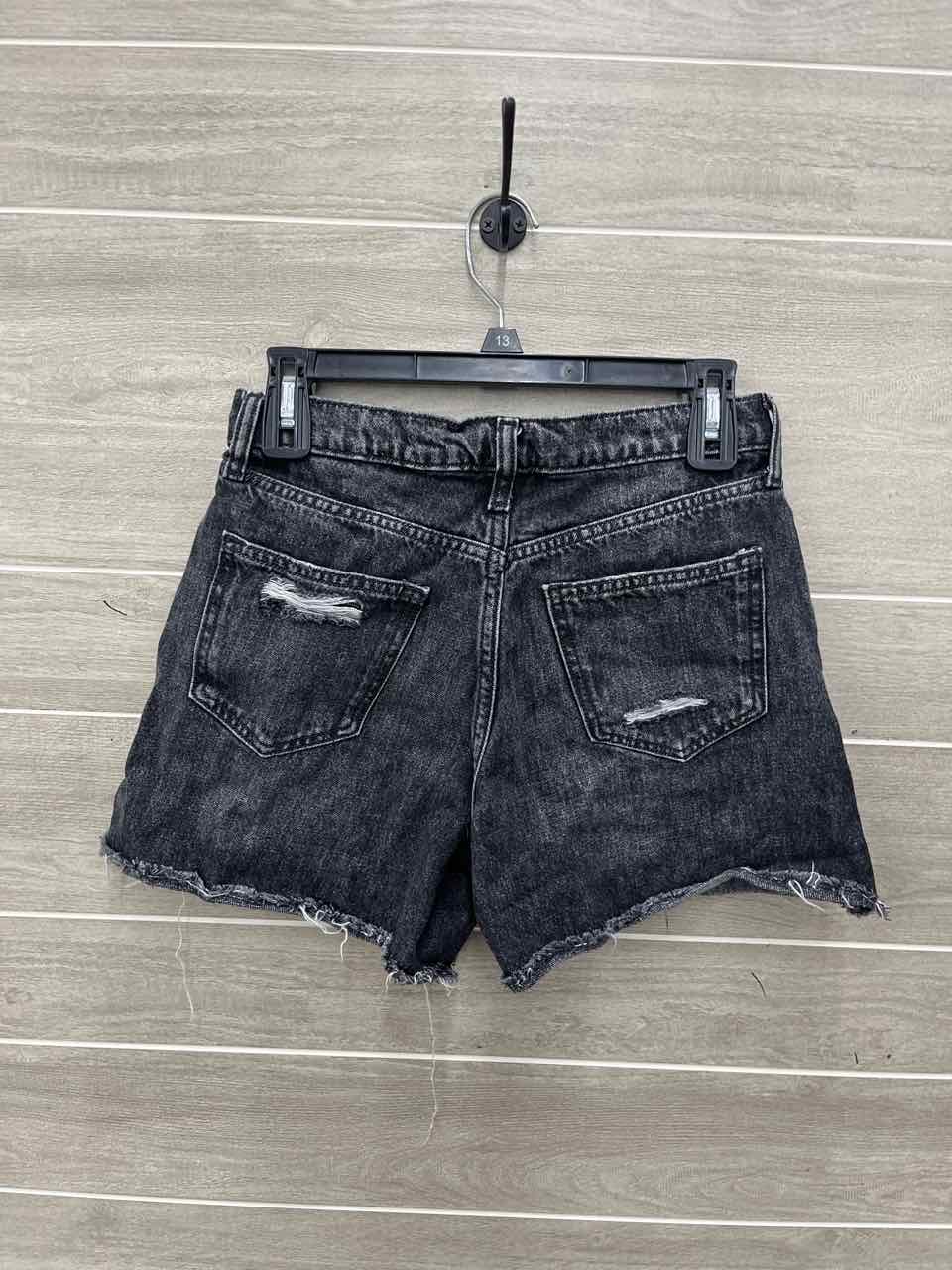 Arizona Size 7 Black Junior Shorts