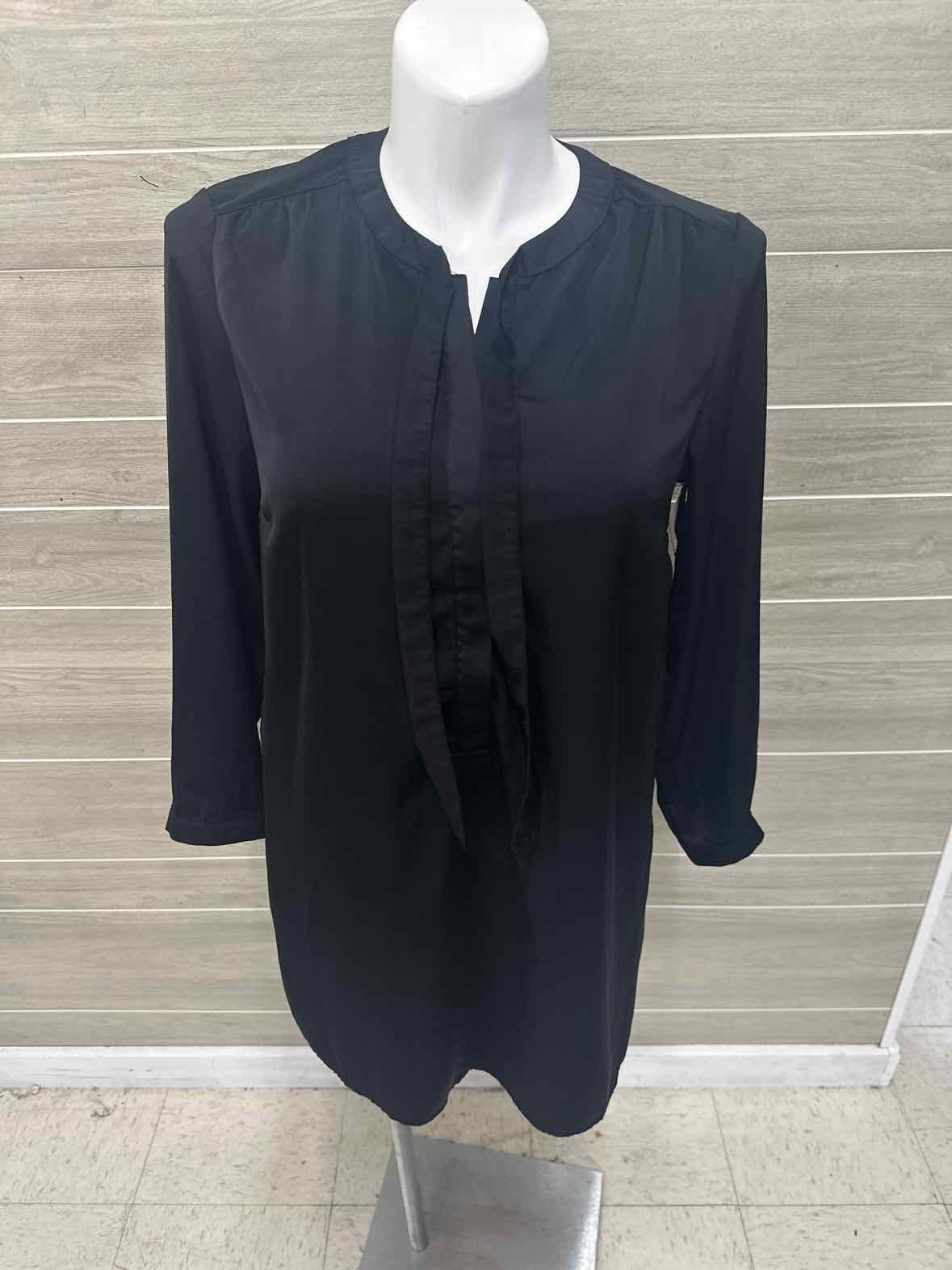 old navy women's black dress Size 10/12 Womens – Twice As Nice Consignments courtneerodgers on LTK Size:WOMEN / EU 45 / US 14 - 14.5 Sleeve Type_Long Sleeve neck short flutter sleeves