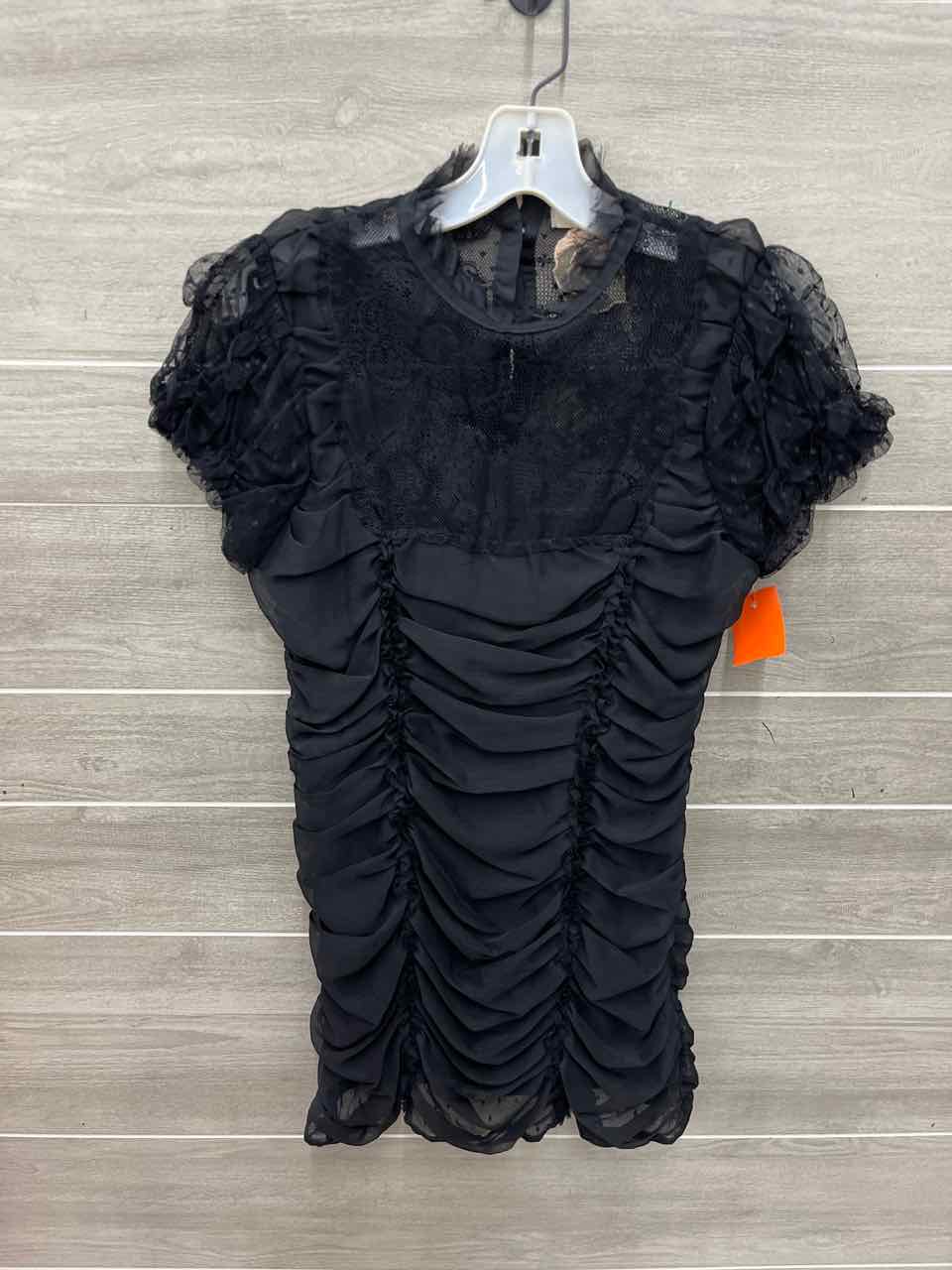 Size M Black Junior Shirt
