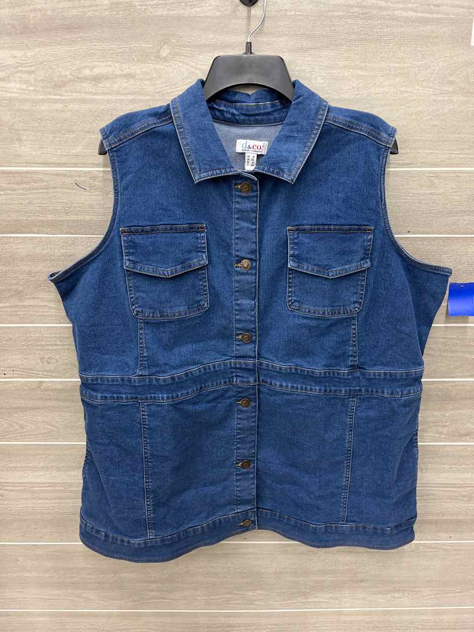 D & Co Size 1X/2X Blue Womens Vest